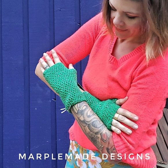 NWT* Handmade Fingerless gloves💜 super soft acrylic, MarpleMade Designs, sparkl - Picture 1 of 8